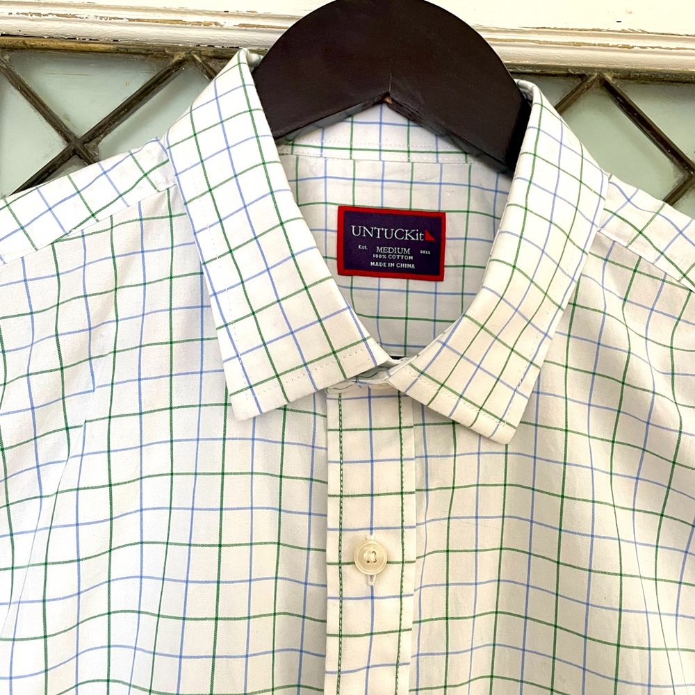 UNTUCKit button down men’s dress shirt